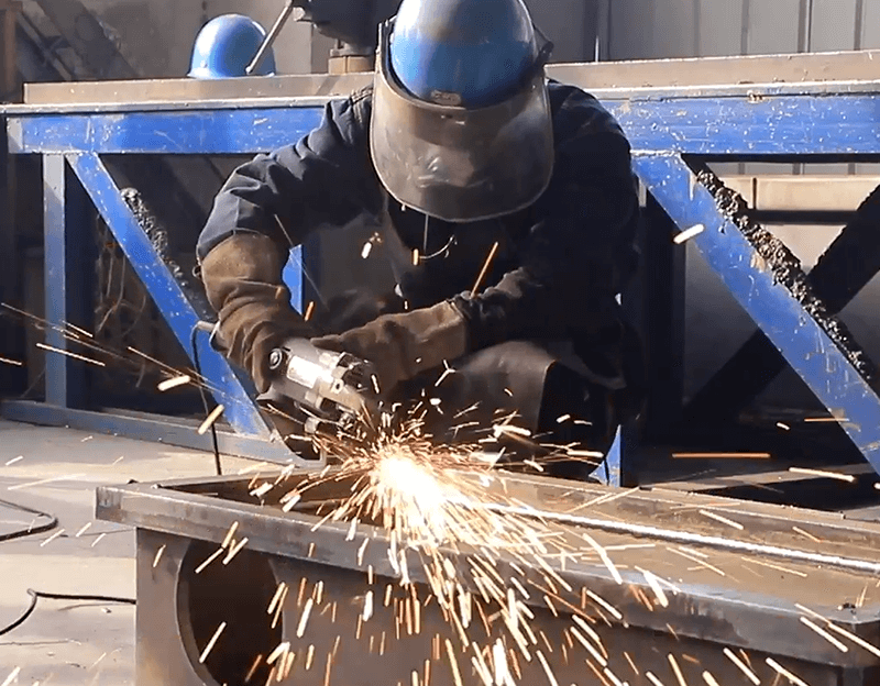 metal parts قطع معدنية